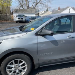 CHEVROLET EQUINOX LS - 2