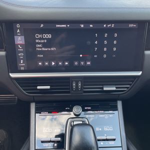 صورة 38 لـ 2020 Porsche CAYENNE TURBO