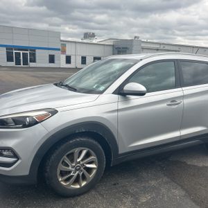 HYUNDAI TUCSON SE - 2
