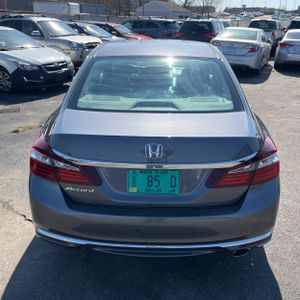 HONDA ACCORD LX - 7