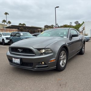 FORD MUSTANG V6 - 1