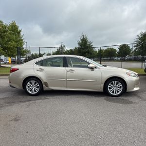 صورة 10 لـ 2014 Lexus ES 350 BASE