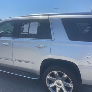 CADILLAC ESCALADE LUXURY - 6