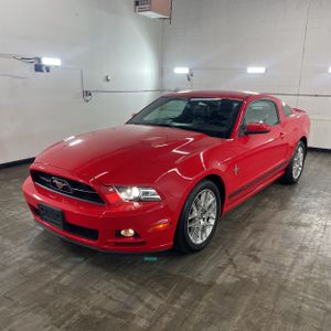 FORD MUSTANG V6 PREMIUM - 1