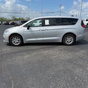 CHRYSLER PACIFICA TOURING L - 3