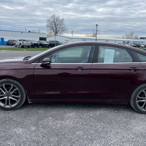FORD FUSION SE - 4