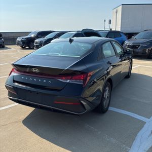 2025 Hyundai ELANTRA SE 照片 8