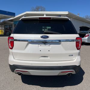 FORD EXPLORER XLT - 7