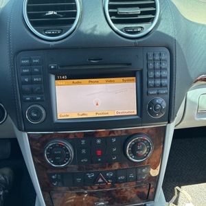 2011 Mercedes-BENZ GL — миниатюра 38