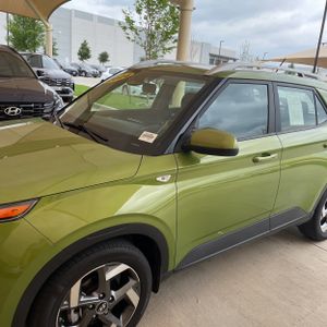 HYUNDAI VENUE SEL - 2