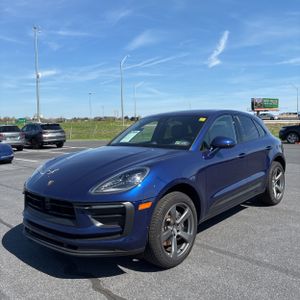 PORSCHE MACAN - 1