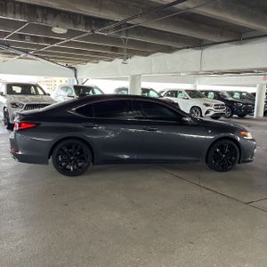 LEXUS ES 350 F SPORT HANDLING - 10