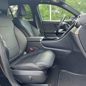 2026 Mercedes-BENZ GLC thumbnail 33