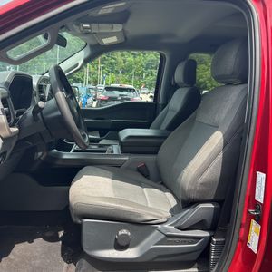 صورة مصغرة 32 لـ 2021 FORD F-150 XLT