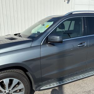 MERCEDES-BENZ GLS - 2