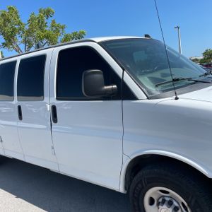 2022 Chevrolet EXPRESS 3500 — фото 13