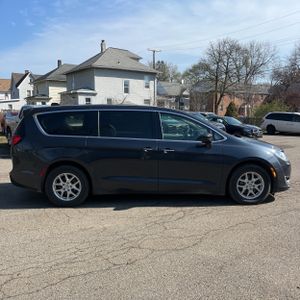 CHRYSLER PACIFICA TOURING - 10