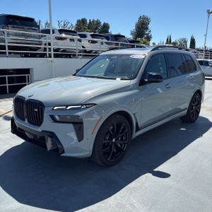 صورة 1 لـ 2025 BMW X7 M60I