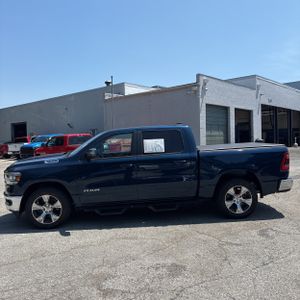 2023 RAM 1500 LARAMIE 照片 3
