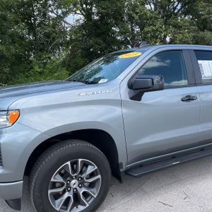 2023 Chevrolet SILVERADO 1500 RST 照片 2