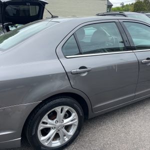 FORD FUSION SE - 7