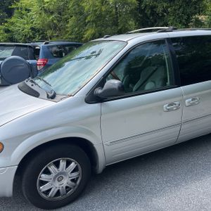 صورة 2 لـ 2005 Chrysler TOWN & COUNTRY LIMITED