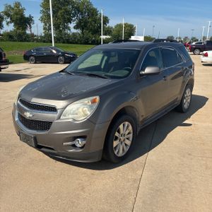 2010 Chevrolet EQUINOX LT photo 1