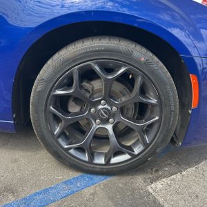 2019 Chrysler 300 TOURING thumbnail 20