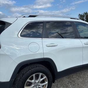 2016 JEEP CHEROKEE LATITUDE photo 9