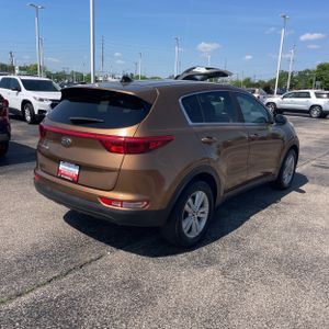 KIA SPORTAGE LX - 8