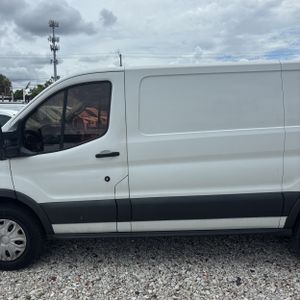 FORD TRANSIT 250 - 4