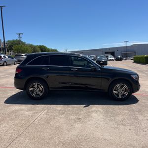 MERCEDES-BENZ GLC - 10