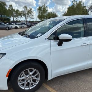 CHRYSLER VOYAGER LX - 2