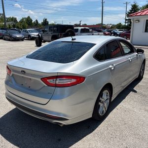 FORD FUSION SE - 8