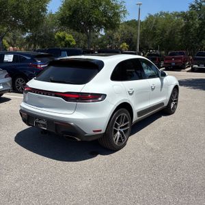 PORSCHE MACAN - 8
