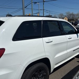 JEEP GRAND CHEROKEE LIMITED X - 9