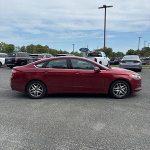 FORD FUSION SE - 10