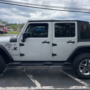 JEEP WRANGLER UNLIMITED SAHARA - 4