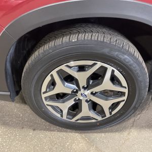 2024 Subaru FORESTER PREMIUM 缩略图 17
