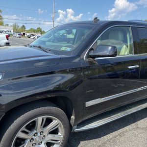 CADILLAC ESCALADE LUXURY - 2