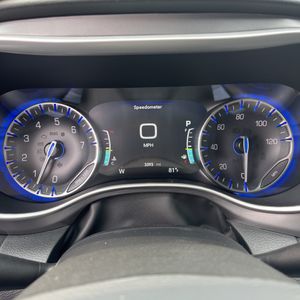 صورة 40 لـ 2026 Chrysler PACIFICA SELECT