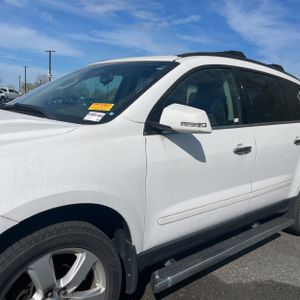 CHEVROLET TRAVERSE LT - 2