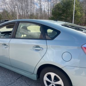 Toyota Prius Three - 6