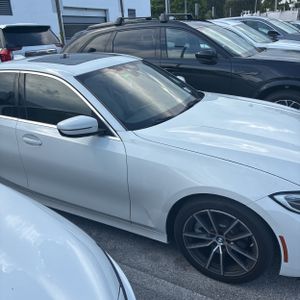 صورة 9 لـ 2021 BMW 3 SERIES 330I