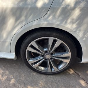 صورة مصغرة 18 لـ 2014 Mercedes-BENZ E 350