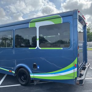 FORD E-450 CUTAWAY - 6