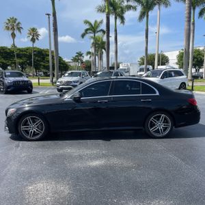 2019 Mercedes-BENZ E-CLASS photo 3