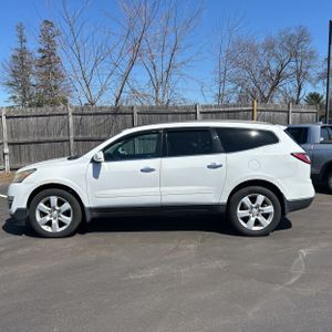 CHEVROLET TRAVERSE LT - 3