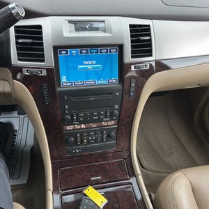 2010 Cadillac ESCALADE BASE — миниатюра 39
