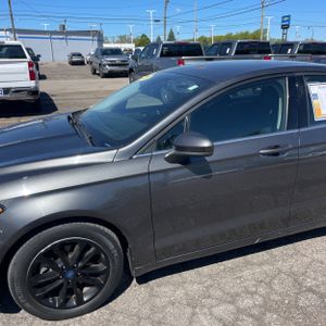 FORD FUSION SE - 2
